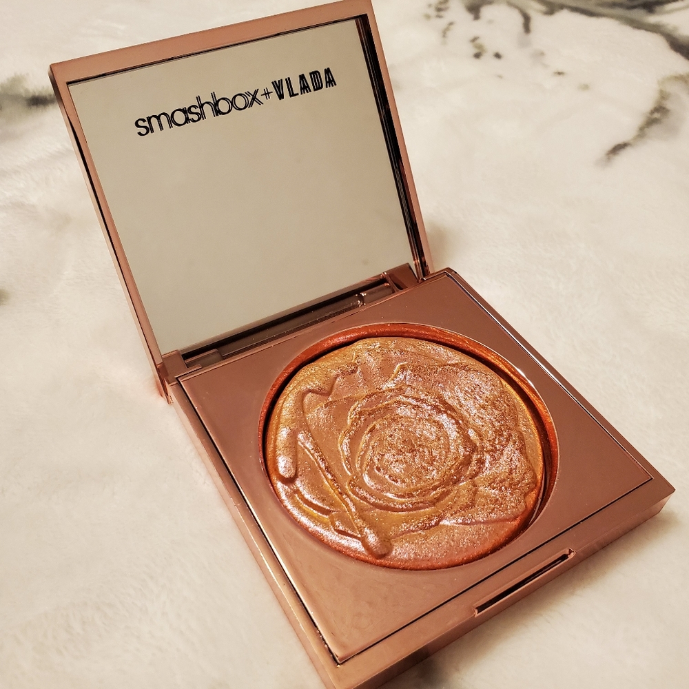 Smashbox + Vlada Petal Metal Highlighter.